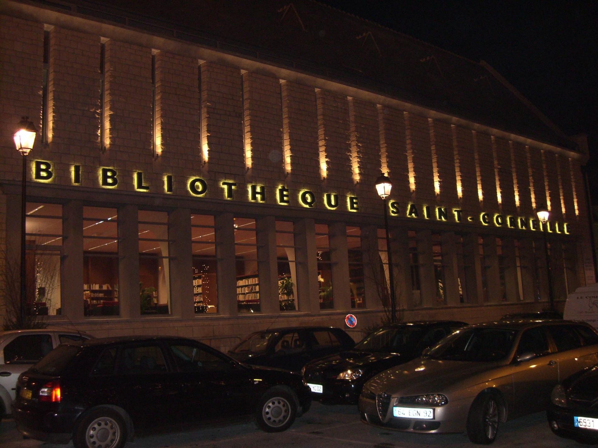 Enseigne lumineuse lettres découpées éclairage indirecte Compiègne 60