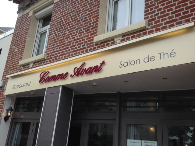 Enseigne lettres reliefs et découpées éclairée par Néon à Compiègne 60