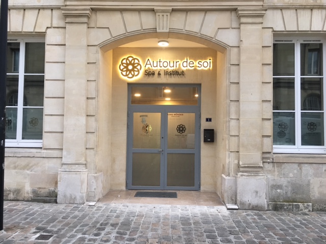 Enseigne lumineuse ettres découpées Compiègne 60